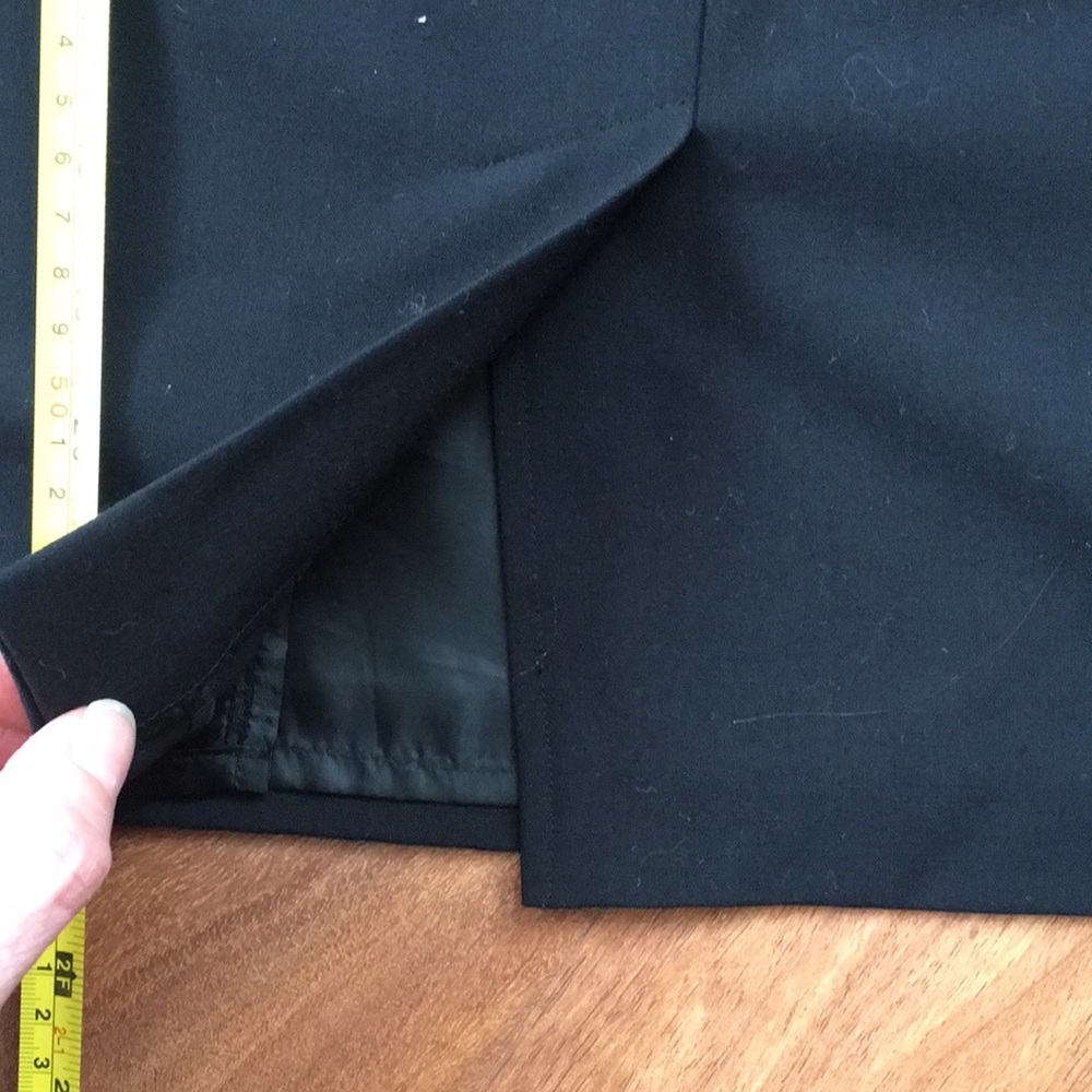 EUC Black skirt - Picture 6 of 11